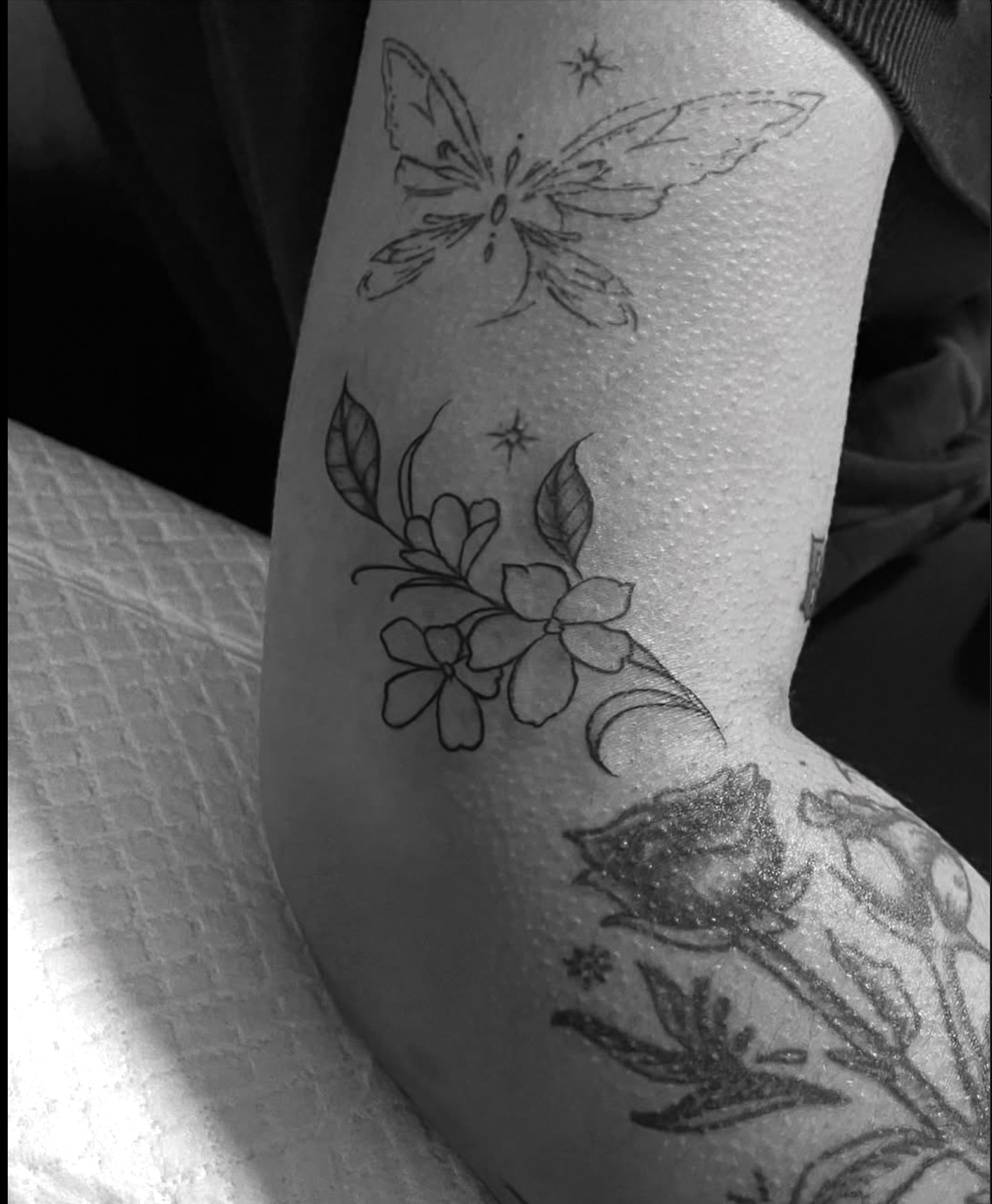 Dainty fine-line flowers